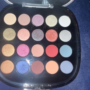 Marc Jacobs Black and Gray Zebra Eye Shadow Compact. 770 The Wild One